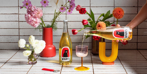 Woody's Sparkling blanc-de-blanc being poured into a glass