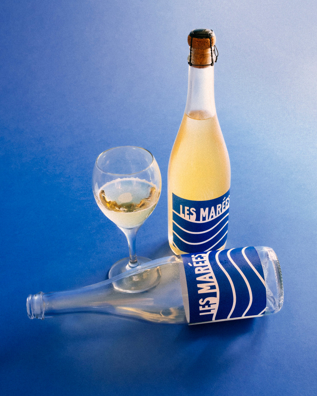 Les Marées French non-alcoholic sparkling Blanc de Blancs wine flutes