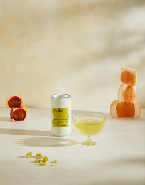 De Soi Golden Hour Sparkling Non-Alcoholic Aperitif made with maca, lemon balm, & L-theanine derived from green tea - adaptogenic functional beverage