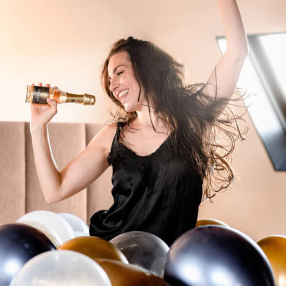 Celebrate with Vinada Wine Canada hangover free celebrations for anyone. Good tasting non-alcoholic wine Canada - perfect bubbles for any occasion
