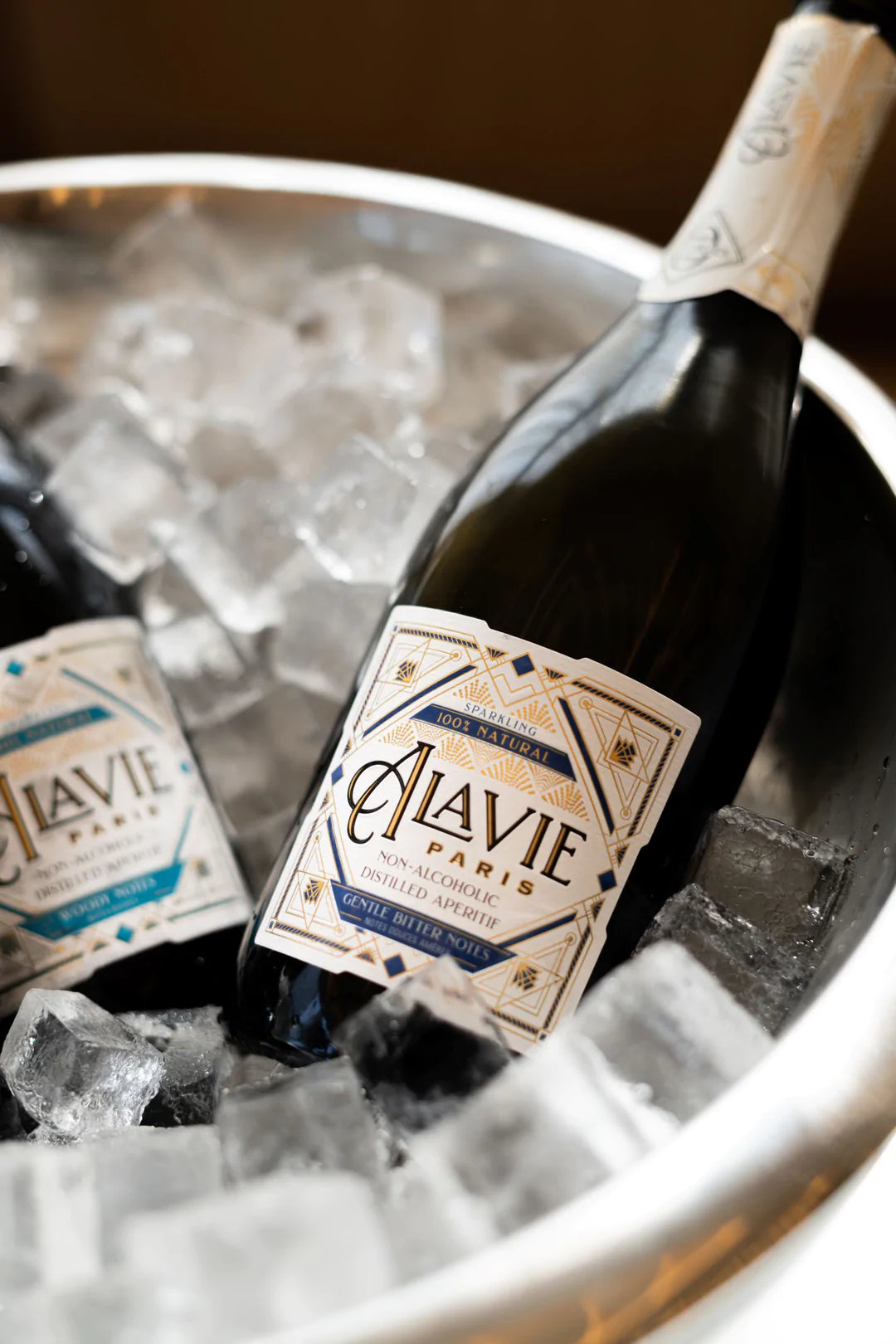 Alavie Alcohol Free Sparkling Aperitif Gentle Bitter Notes Bubbly Organic Vegan Zero Proof No Sugar 100% Natural on Ice